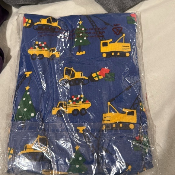 Hanna anderson PJ 130cm 8-9yr - Picture 2 of 3